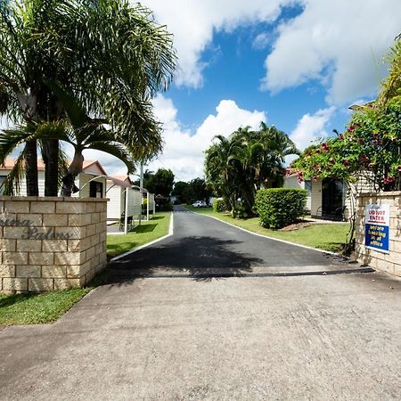 Sarina Palms Caravan And Cabins Village Exterior photo