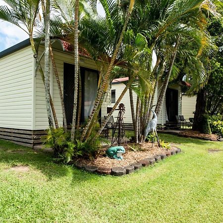 Sarina Palms Caravan And Cabins Village Exterior photo