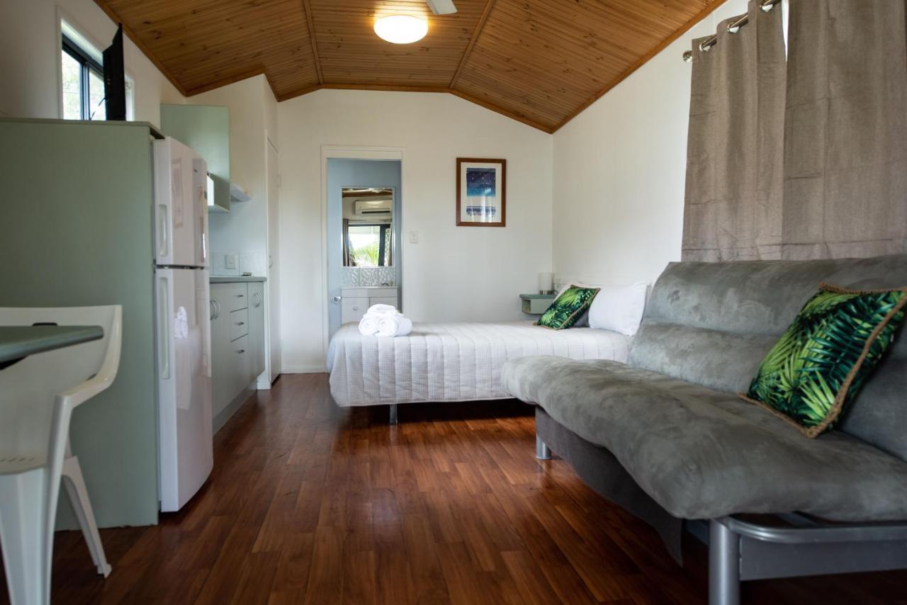 Sarina Palms Caravan And Cabins Village Exterior photo