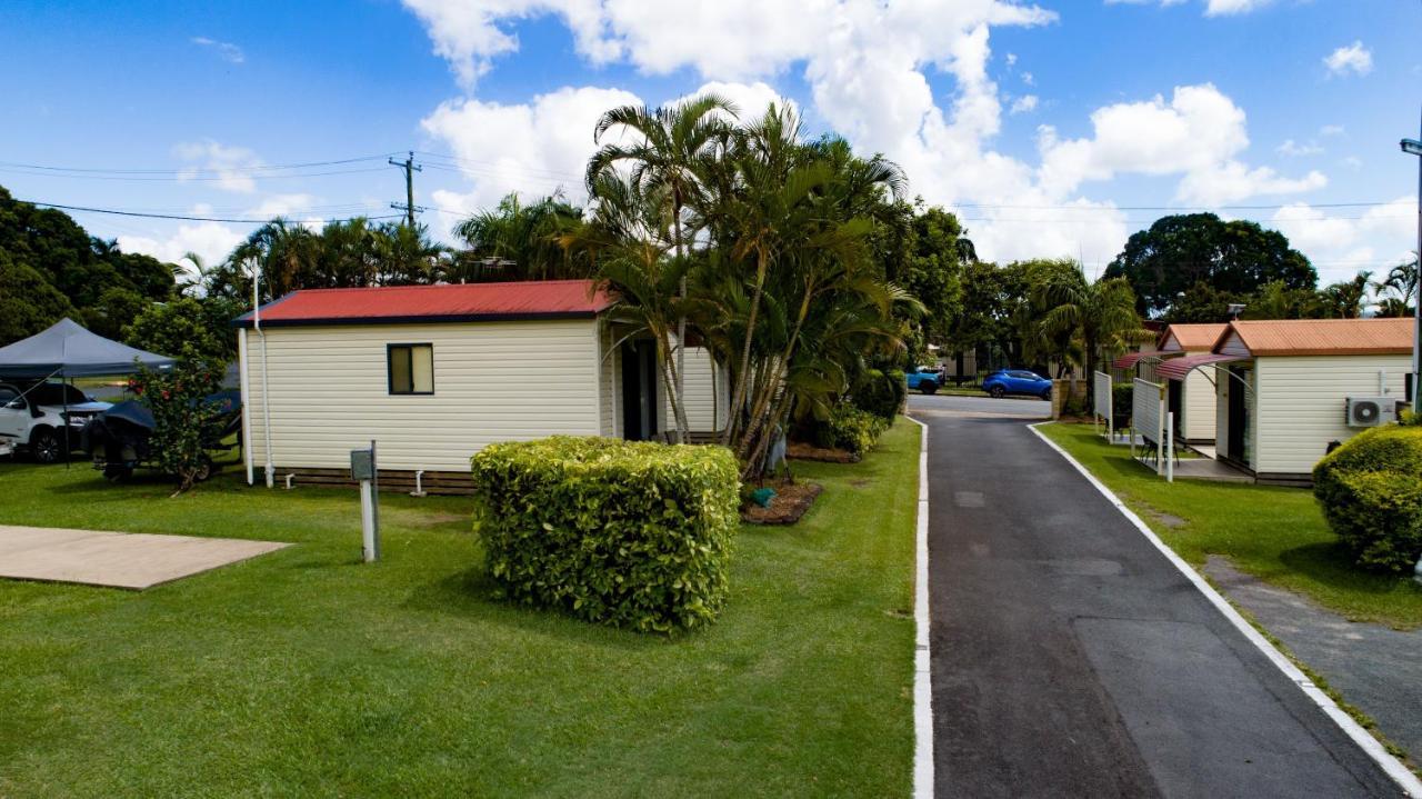 Sarina Palms Caravan And Cabins Village Exterior photo