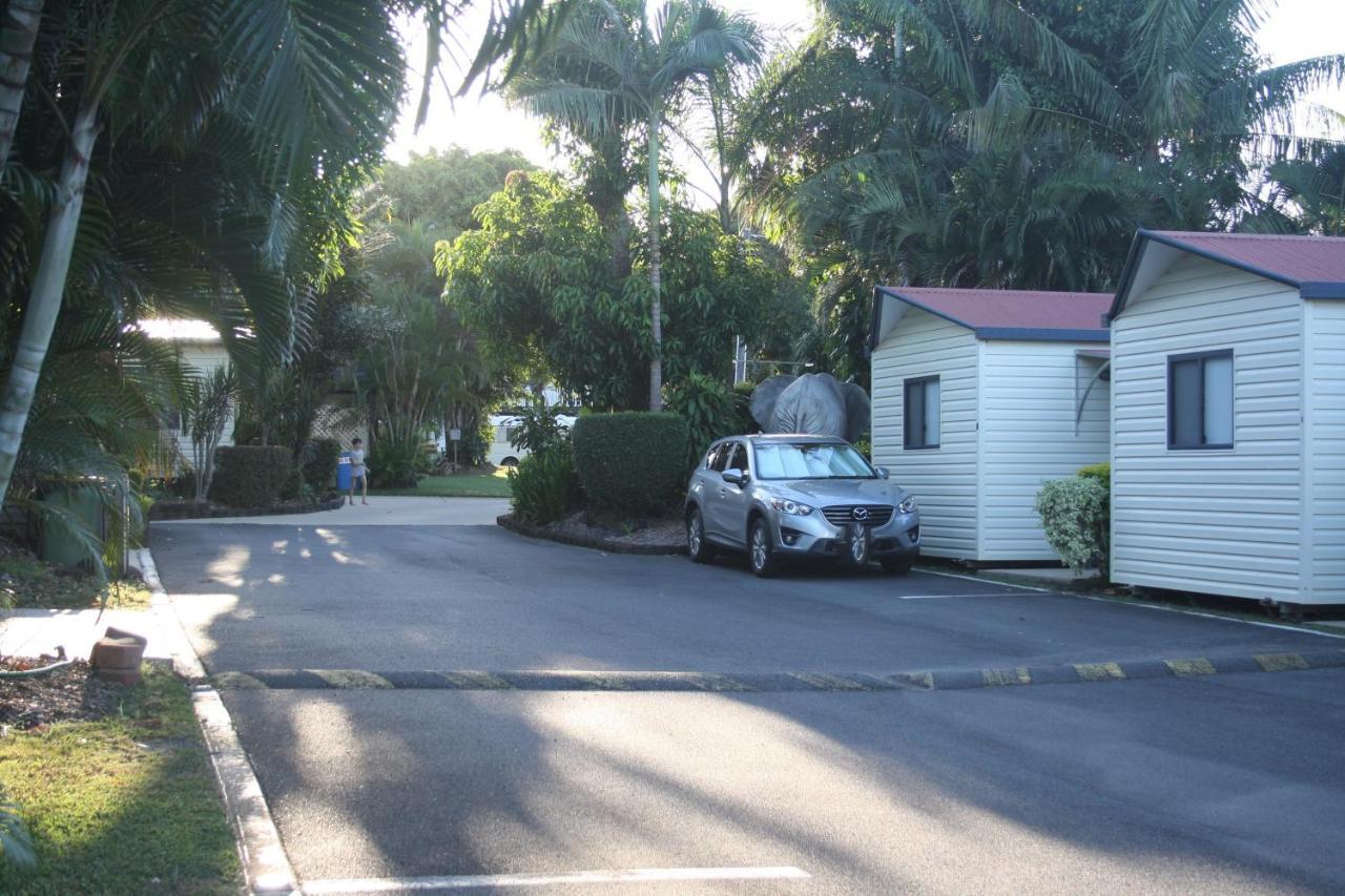 Sarina Palms Caravan And Cabins Village Exterior photo